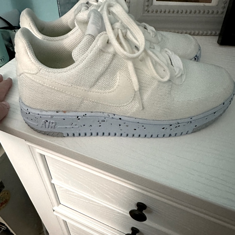 Platinum authentic Nike AF1 crater flynknit sneakers.